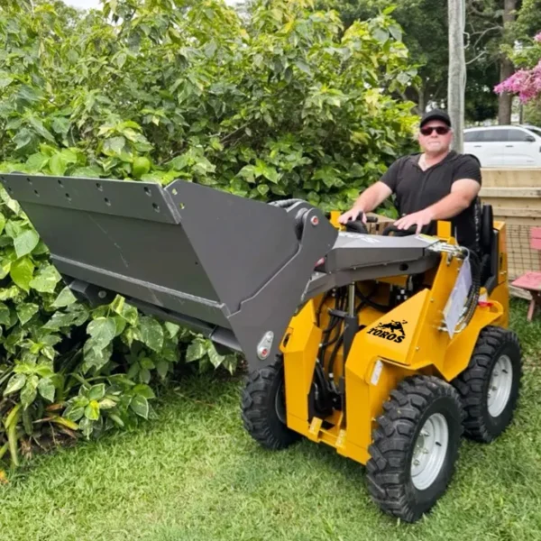 TOROS Small Wheel Skid Steer Laoder Wholesale Customize Mini Skid Steer Loader Chinese High Quality Minicargador Customizable - Image 2